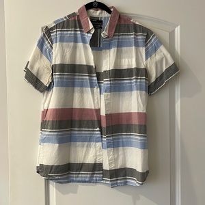 Men’s Short Sleeve Button-Up